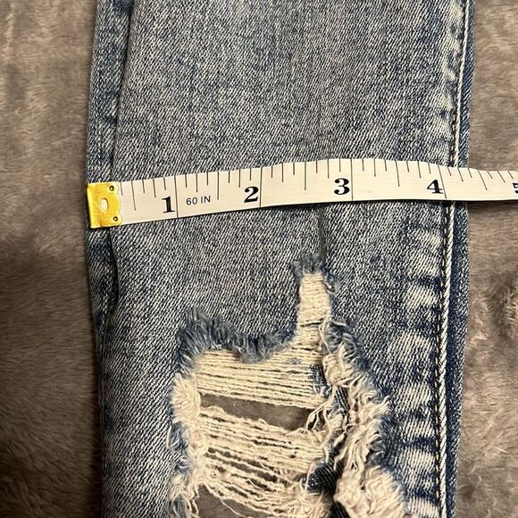 American Eagle Next Level Stretch Distressed Jean - Picture 5 of 9